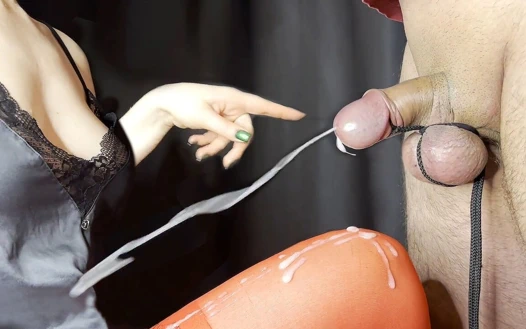 İki kez geldi ve kendi dölünü yedi