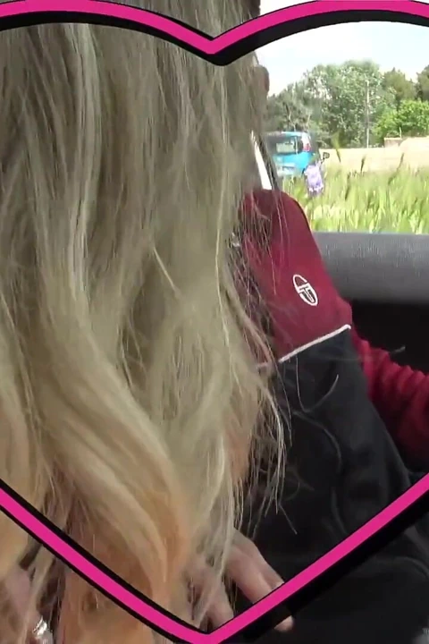 Sally, seksin zevklerini tatmak isteyen yaramaz bir kız