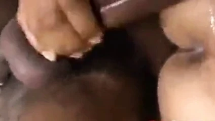 Siyah adam beyaz kıçını tohumuyla dolduruyor