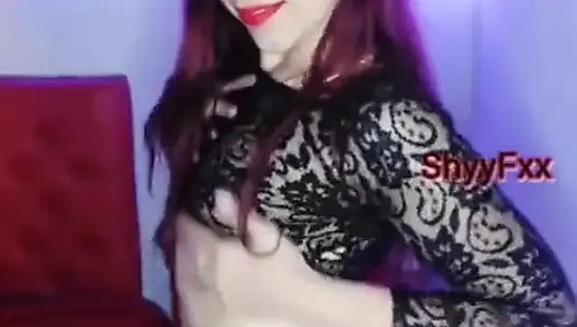 Shyyfxx İşçi bayramınız kutlu olsun! Çalışırken ısınman için sana birkaç resim gönderiyorum!