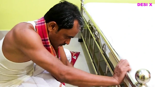 Azgın yenge büyük götünde büyük yarak istiyor