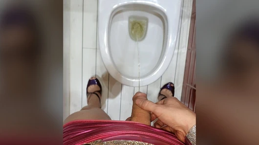 Korkak lucy pov işemek