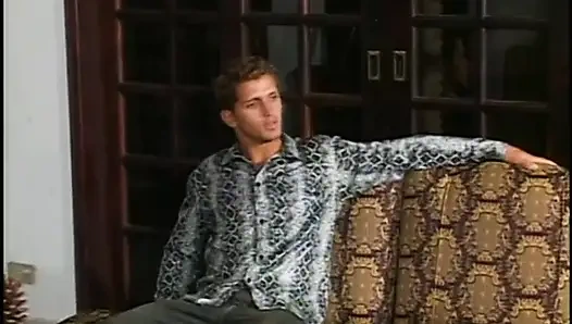 Transseksüel bir adamla sikişiyor