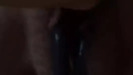 onun delikleri ile oynamak