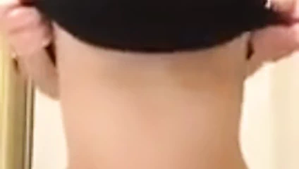 güzel göğüsler gösteriliyor