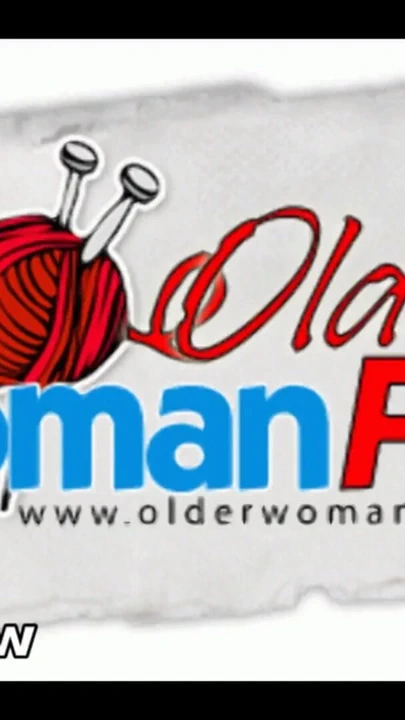 İngiltere'den büyük memeli iri güzel kadın samantha sanders bacaklarını açıyor ve sarı saçlı amını parmaklarıyla ovuyor | Klip 2