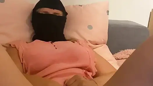 Anna kendimi yatakta amcıkla sikiyor