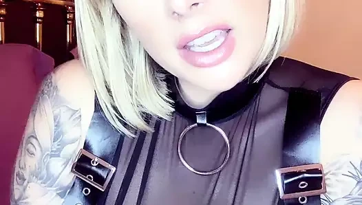 Kadın egemenliği pawg kraliçeni dinlemeli ve onun kölesi olarak kalmak istiyorsan sana söyleneni yap