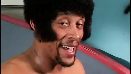 Busty esmer sürmek büyük siyah horoz ters cowgirl tarzı