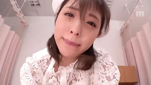 Sürtük hemşire vücudunu her yerinden yalıyor ve seni 10 defadan fazla boşaltacak. Bölüm 1