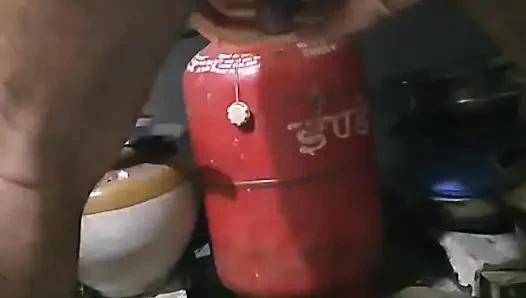 Üvey annemin mutfak performans videoları