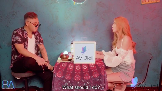 Wu Fangyi hayatını çevirmeye yardımcı olmak için bir orta yaşlı seksi görmeye karar veriyor