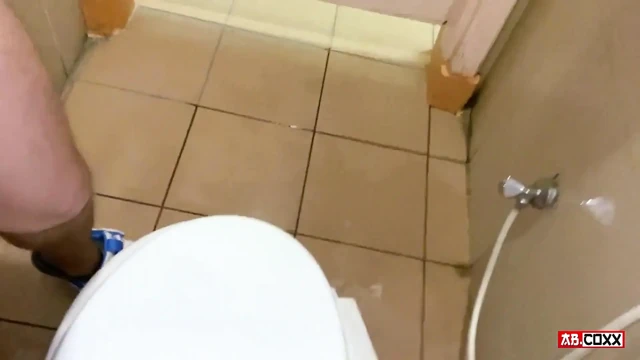 Banyoda pürüzsüz alt ab coxx'ta seyir halinde yakalandı - riskli