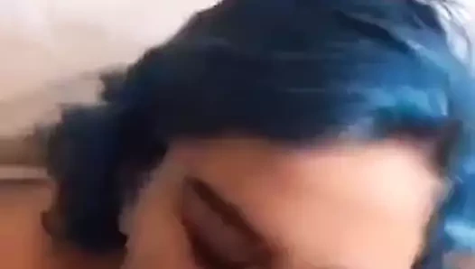 Blues saçlı sürtük gets becerdin ve boşalmak