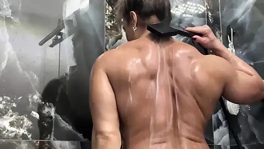 Tipik üvey annen olmak için çok yırtık