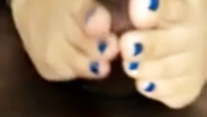 Kraliyet mavi çivi footjob