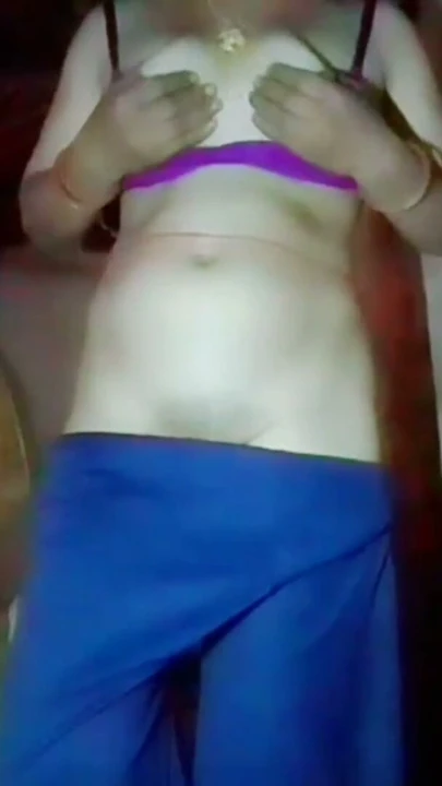 Ateşli seksi Asyalı bebek mastürbasyon yapıyor | Klip 1
