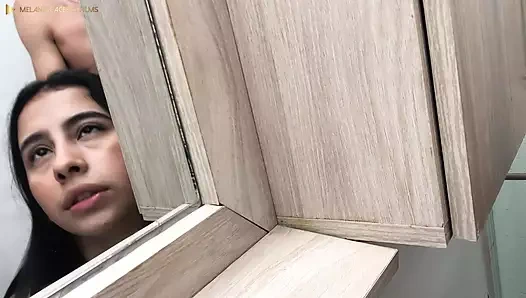 Banyo yaparken 4 yarağımı izliyorum - İspanyolca porno