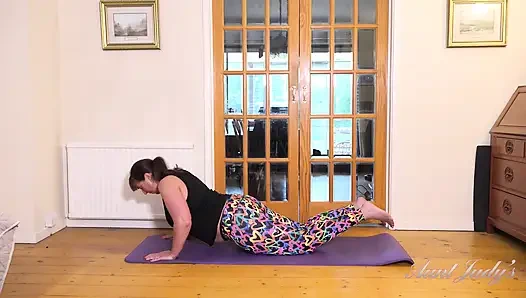 Auntjudys - tombul orta yaşlı seksi kadın Ruby Cattrall ile egzersiz zamanı