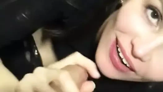 Bir kaltak ile vahşi oral seks