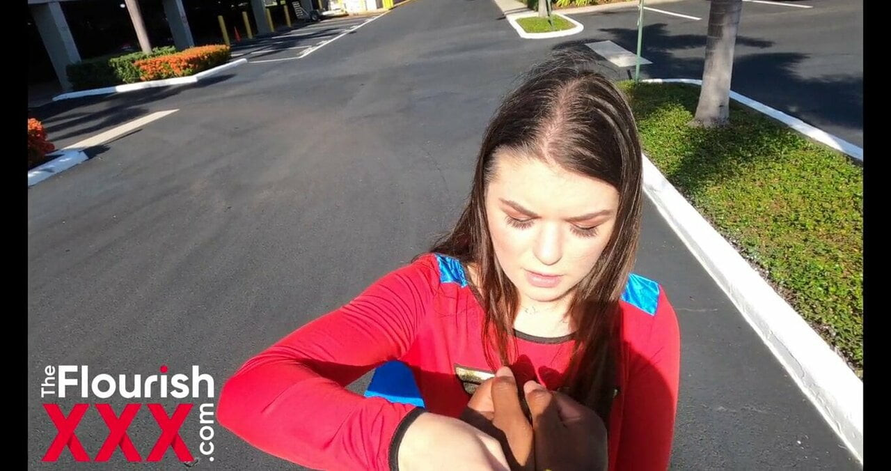 Wonder Woman, anastasia rose ile aldatan erkeğini yakaladı