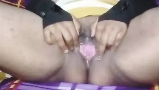 Hintli ev hanımının mastürbasyonu fingaringi