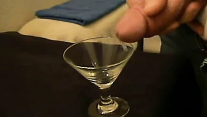 Bir bardakta başka bir büyük cumshot (30 saniye uzun erkek orgazm)