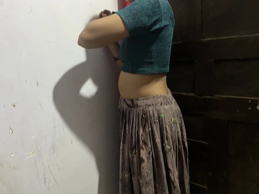 Evli abla üvey erkek kardeşine edepsizce iş yaptırıyor