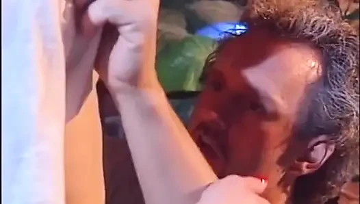 Güzel sarışın minyonda olgun yarak