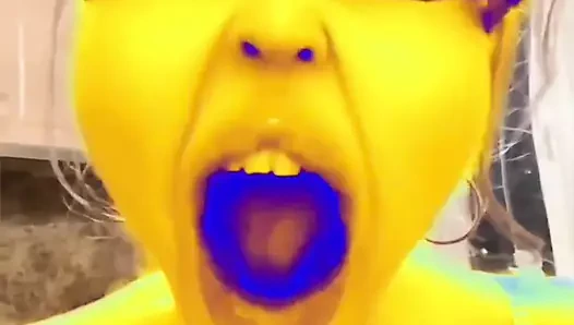 Büyük gözlüklerim beni esnettiriyor