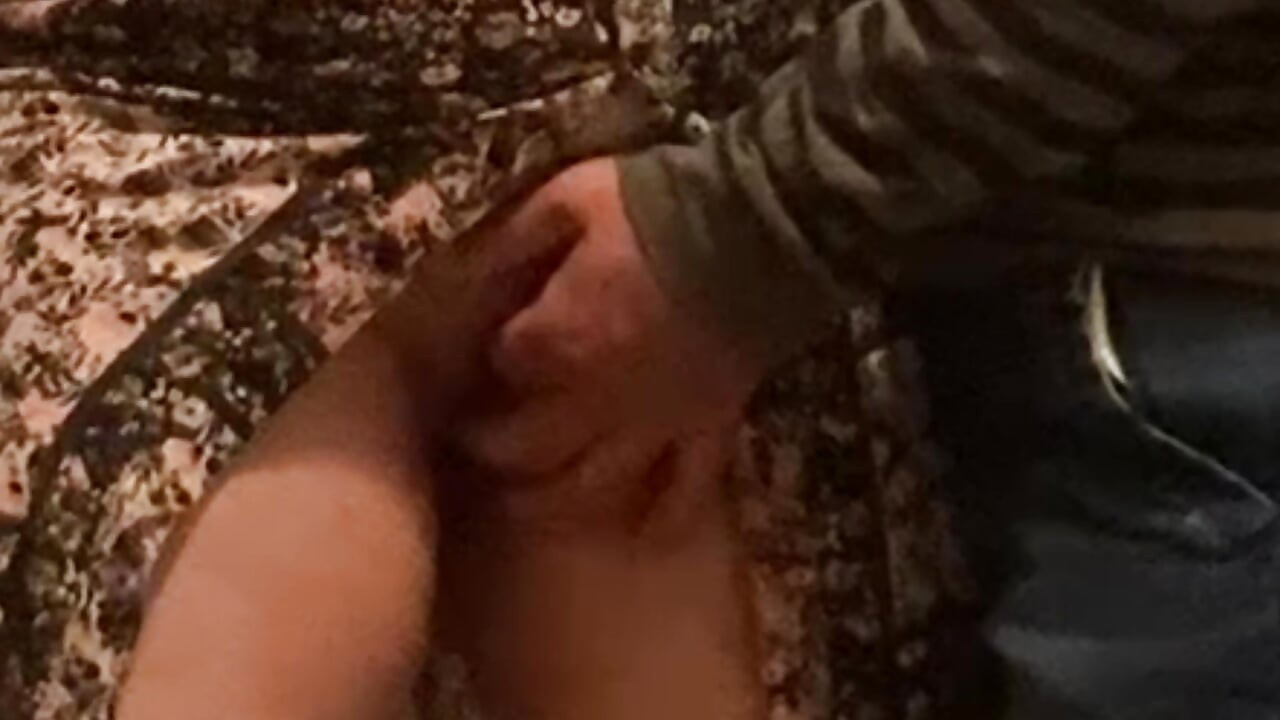 Ateşli hatun yaşlı sapık tarafından parmaklanıyor