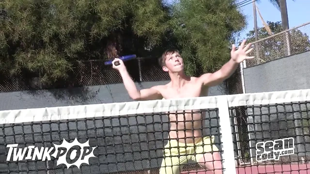 Twinkpop - sevimli atletik twunk josiah oyuncu solo oyuncak seansıyla vahşi tarafını gösteriyor