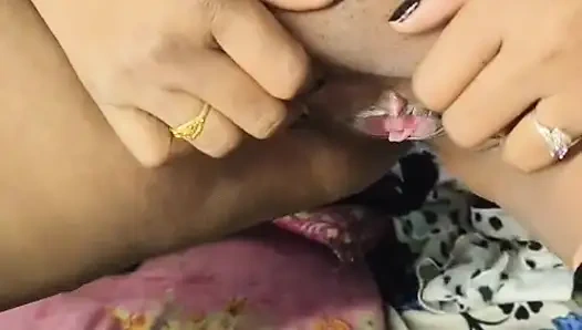 Mast chut chudai üvey kız kardeş ke en iyi arkadaş ke sath adam bhar ke chudai ki kahani