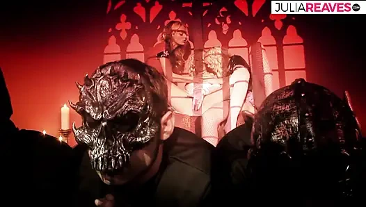 Sarışın kızlarla seks töreni, büyük göğüsler ve göt ve amcıkta istenmeyen seks