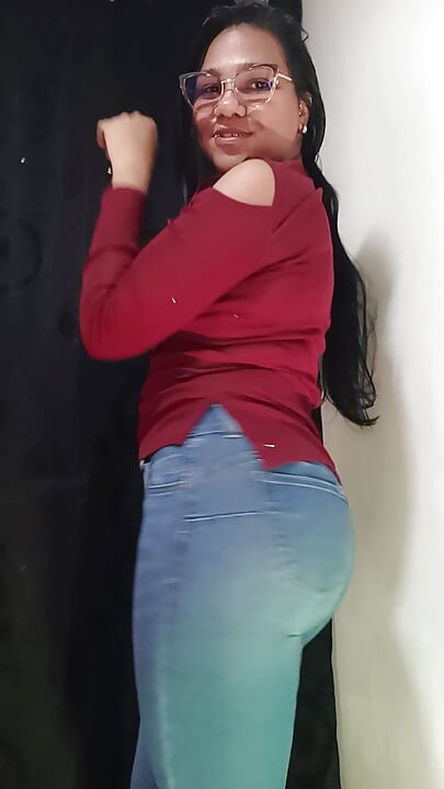 Orta yaşlı seksi kadının kamerada şehvetli olmasının nasıl bir şey olduğunu biliyor musun?