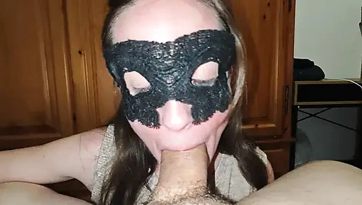 İşten sonra öğle yemeği için kocamın büyük miktarda sütünü