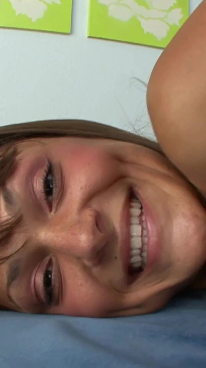 Sikişmeye başlamadan önce götümü yala üvey babam!