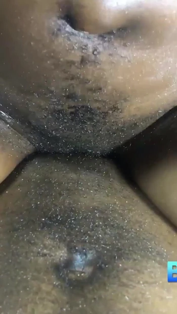 Захватывающий момент из "SlimPretty Не может держать ее сексуальные позывы, чтобы она трахнула его"