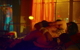 Milena mataralarda çıplak smit (2020)