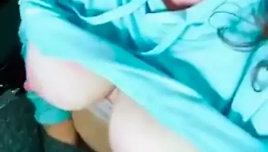 Kız Mastürbasyon içinde the araba