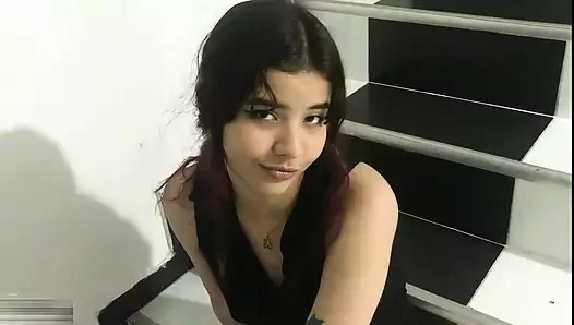 Üvey babam iyi davranmadım için beni sikiyor! - İspanyolca porno