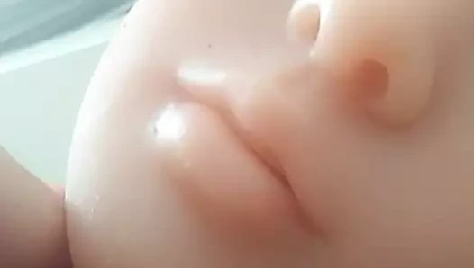 Muayene bebeğini kutudan çıkardıktan sonra