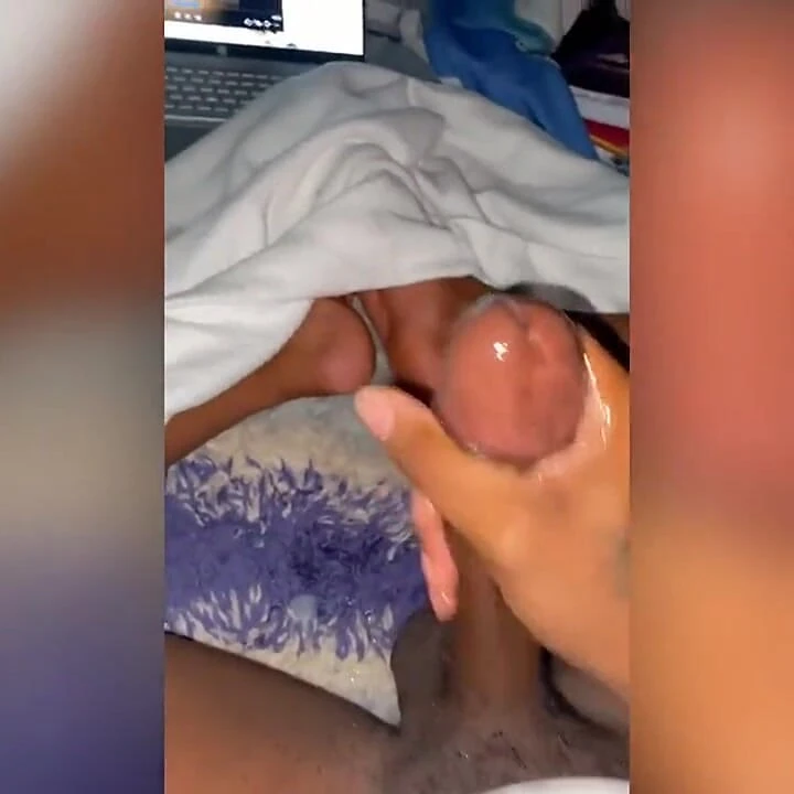 Bir gün şişkinlik mavi taşakları AJ ile bir gün uzak tutar. Ayak işleri. Her iki yolculuğumda da yumuşak sert bir şişkinlik geçirdim. Bloo almaya gittim