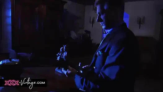 Bir malikanede ateşli anal