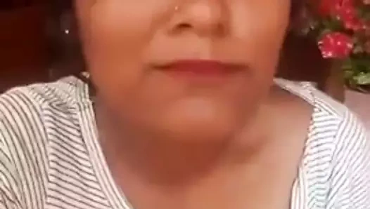 Seksi özçekimler yapıyor 24.mp4