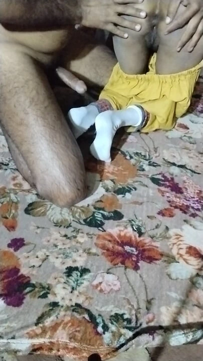 Pakistanlı üvey kız kardeş sikiliyor