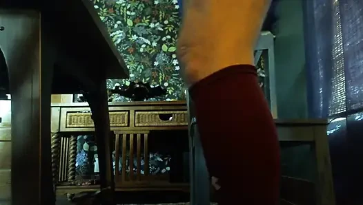 Koç oyuncuya sikilmeyi nasıl sevdiğini öğretiyor