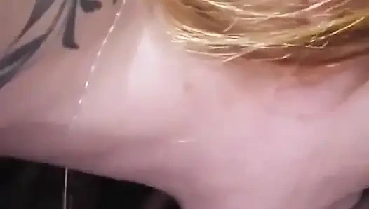 Malu paz ağzını amcığıma düşürdü ve beni çok lezzetli boşalttı