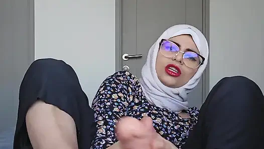 85. Annenin Dersi Mia Niqab