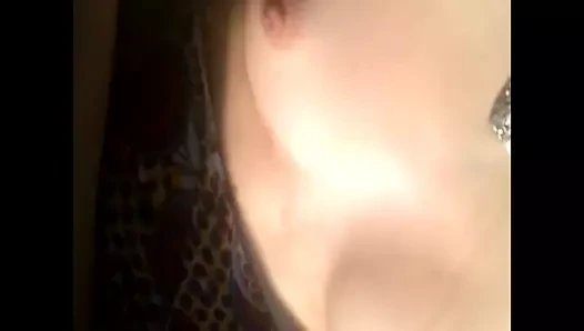 Sürtük berbat ve sikikleri içinde araba